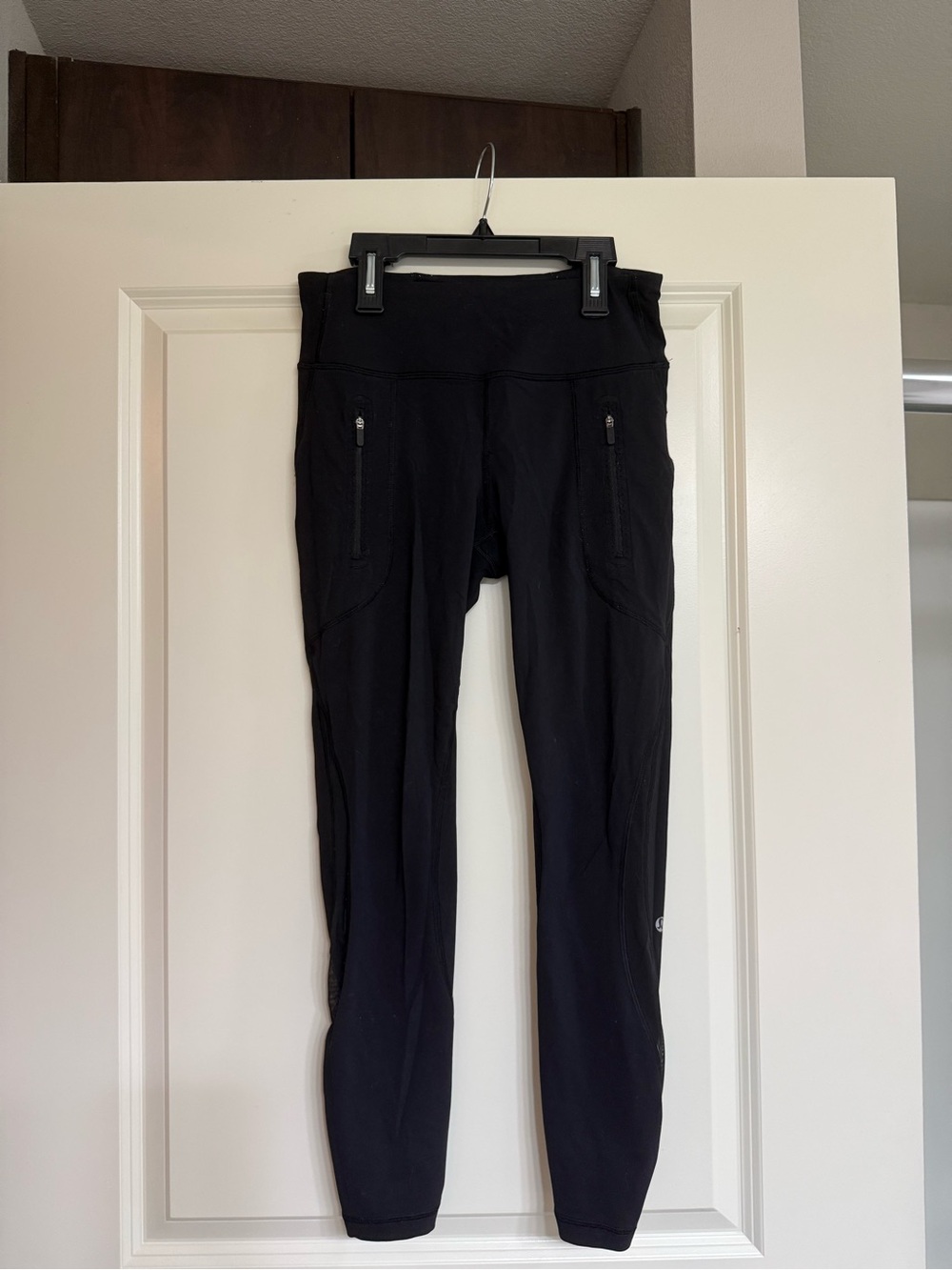 Lulu Lemon Nulu Leggings w/ mesh + pockets!